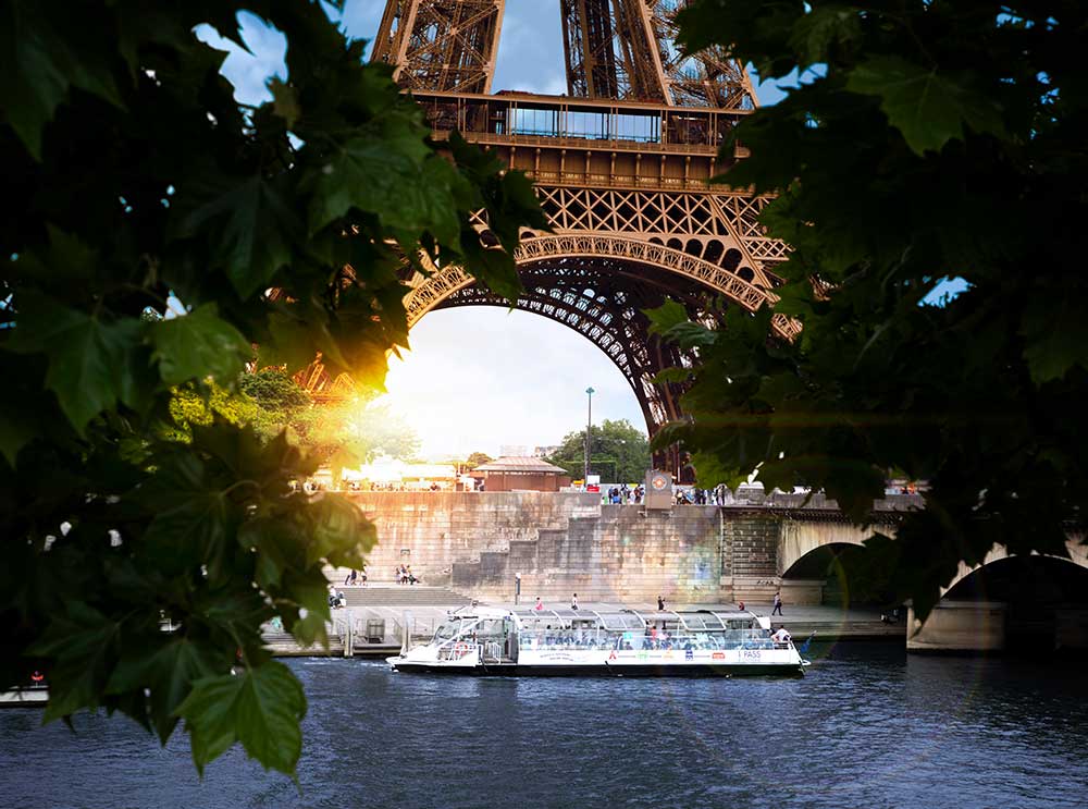 Croisière en bateau à arrêts multiples amarrée à la Tour Eiffel
